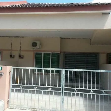 Homestay Kuala Kangsar Exterior foto